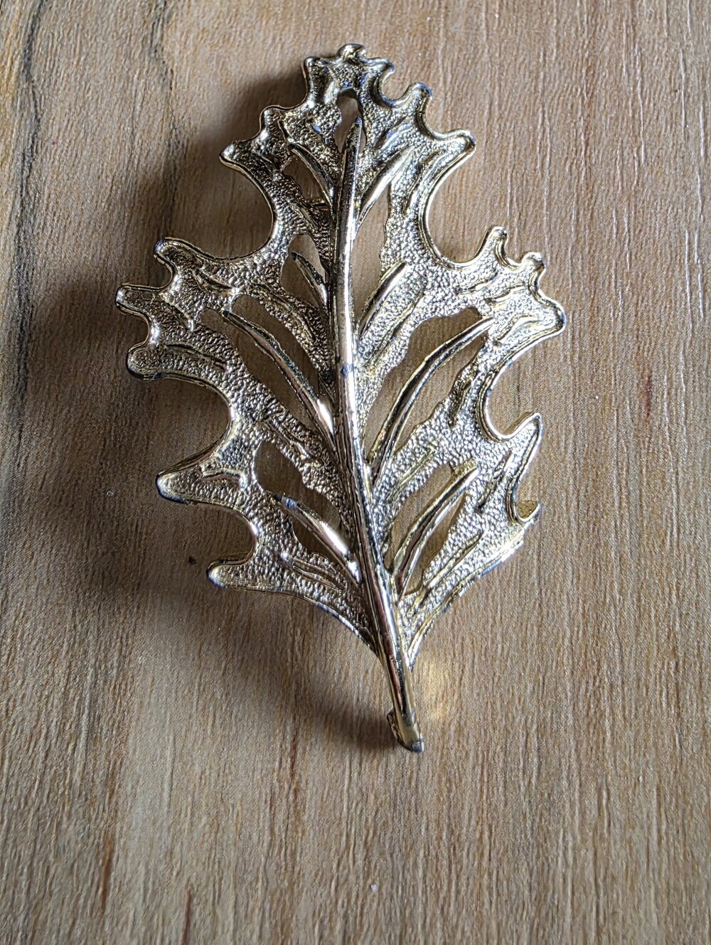 Vintage Gold Leaf Brooch - Delicate Oak Leaf Pin